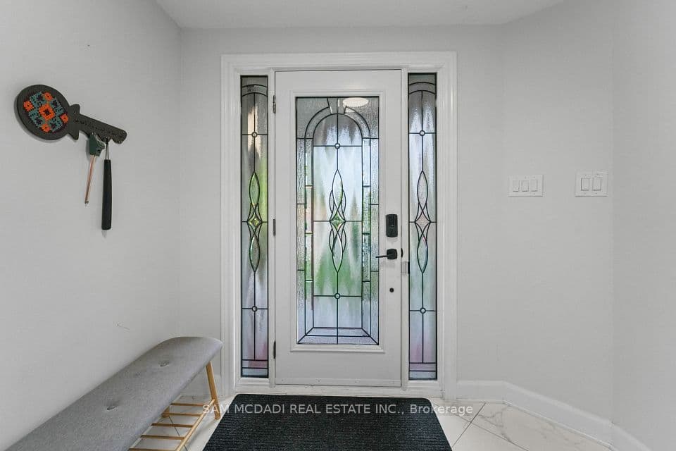 4778 Crystal Rose Drive, Mississauga, ON L5V 1G9 – photo 3