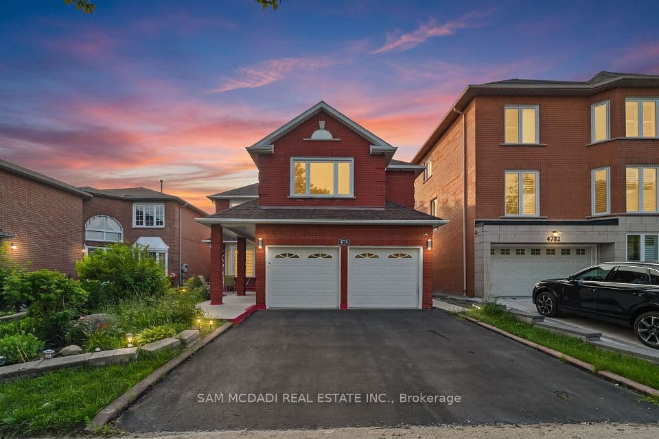 4778 Crystal Rose Drive, Mississauga, ON L5V 1G9 – main photo