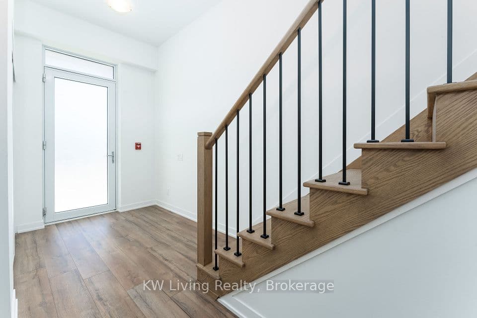 121 Ford Street 109, Toronto, ON M6N 3A2 – photo 3