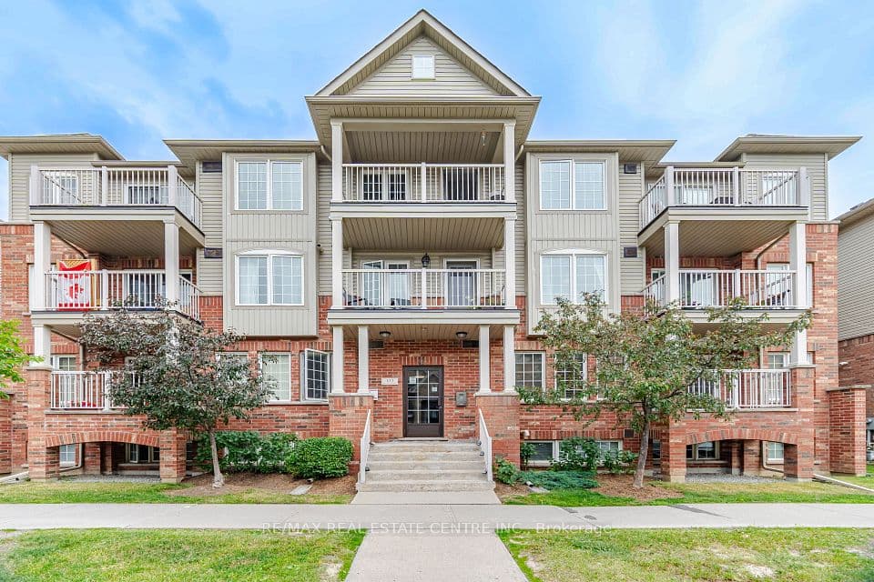 153 Isaac Devins Boulevard 2, Toronto, ON M9M 0C5 – photo 2