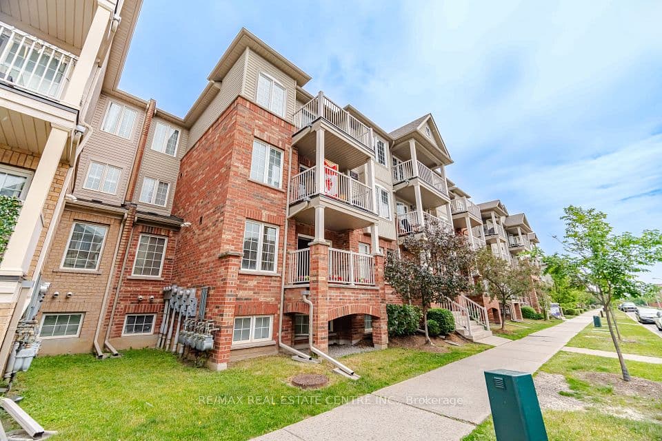 153 Isaac Devins Boulevard 2, Toronto, ON M9M 0C5 – main photo