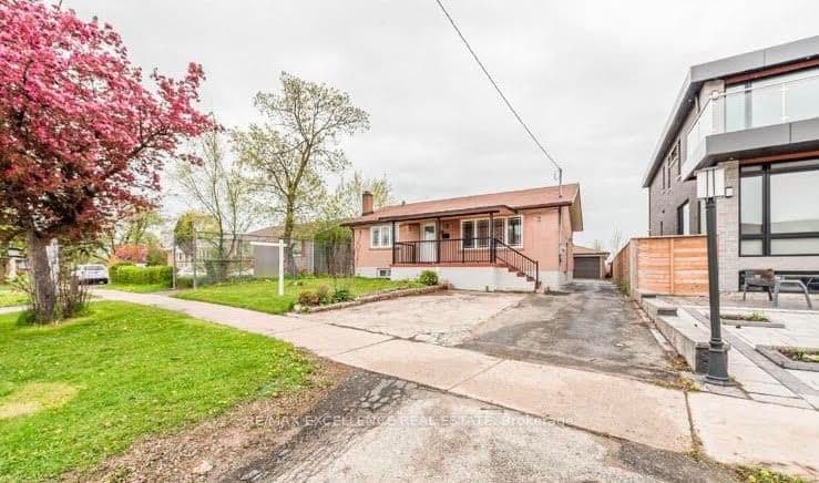 7208 Hermitage Road, Mississauga, ON L4T 2S4 – photo 2