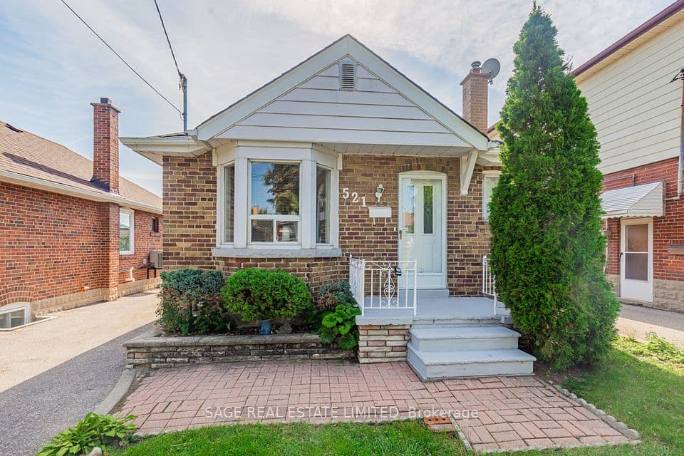 521 Glen Park Avenue, Toronto, ON M6B 2G2 – main photo
