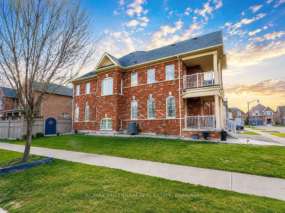 8 Zelda Road, Brampton, ON L6R 0B3 – main photo