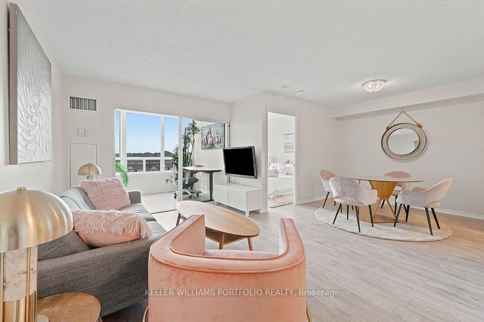 135 Hillcrest Avenue 605, Mississauga, ON L5B 4B1 – main photo