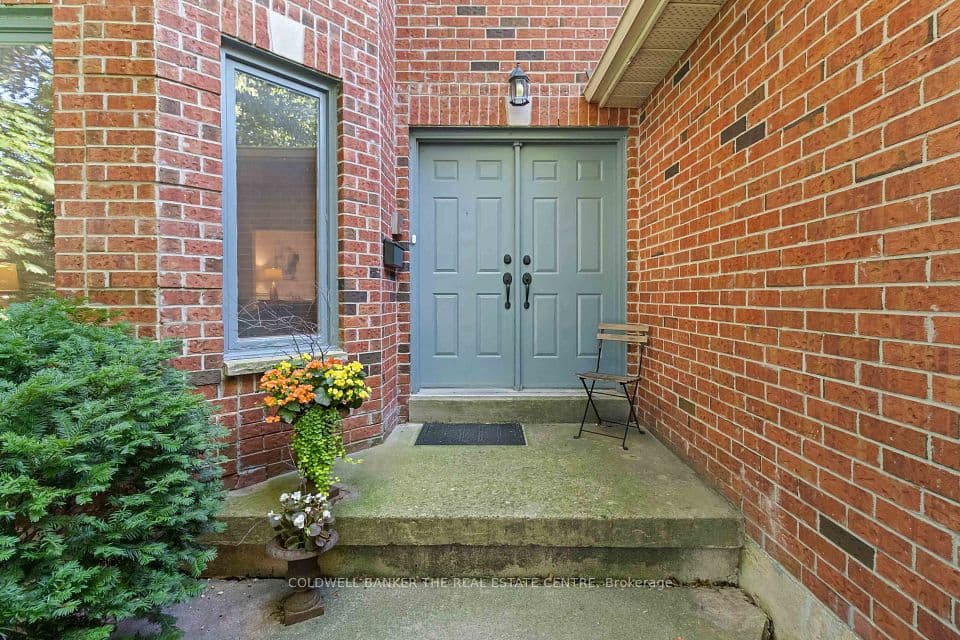 2040 Markle Drive, Oakville, ON L6H 3T3 – photo 3