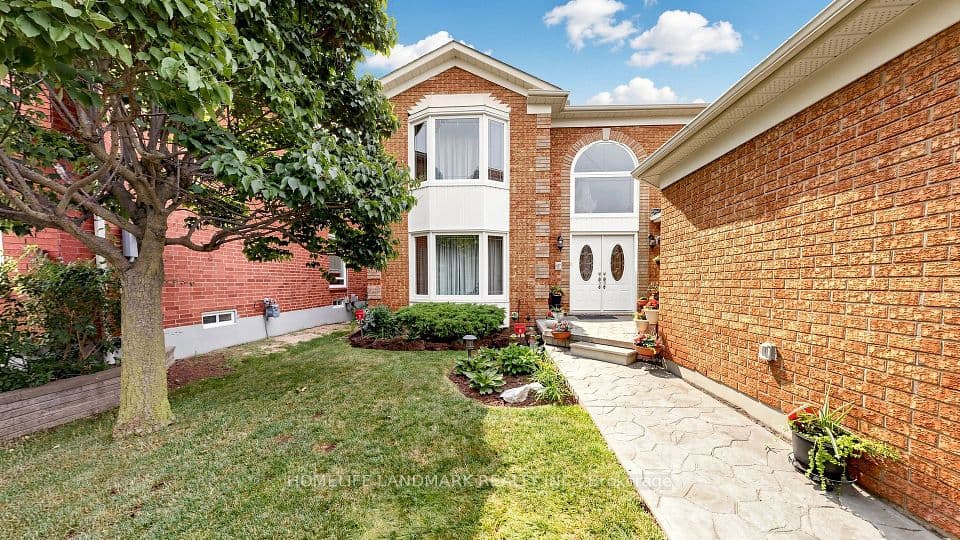 2590 Ambercroft Trail, Mississauga, ON L5M 4K3 – photo 3