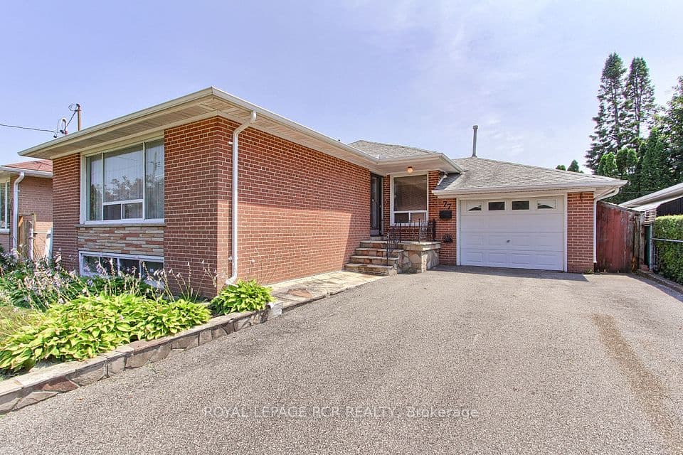 77 Alhart Drive, Toronto, ON M9V 2N1 – photo 2
