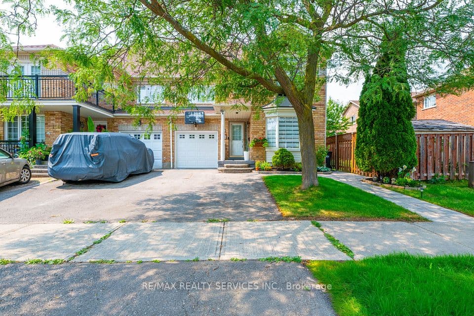 128 Seaside Circle, Brampton, ON L6R 2G9 – photo 2