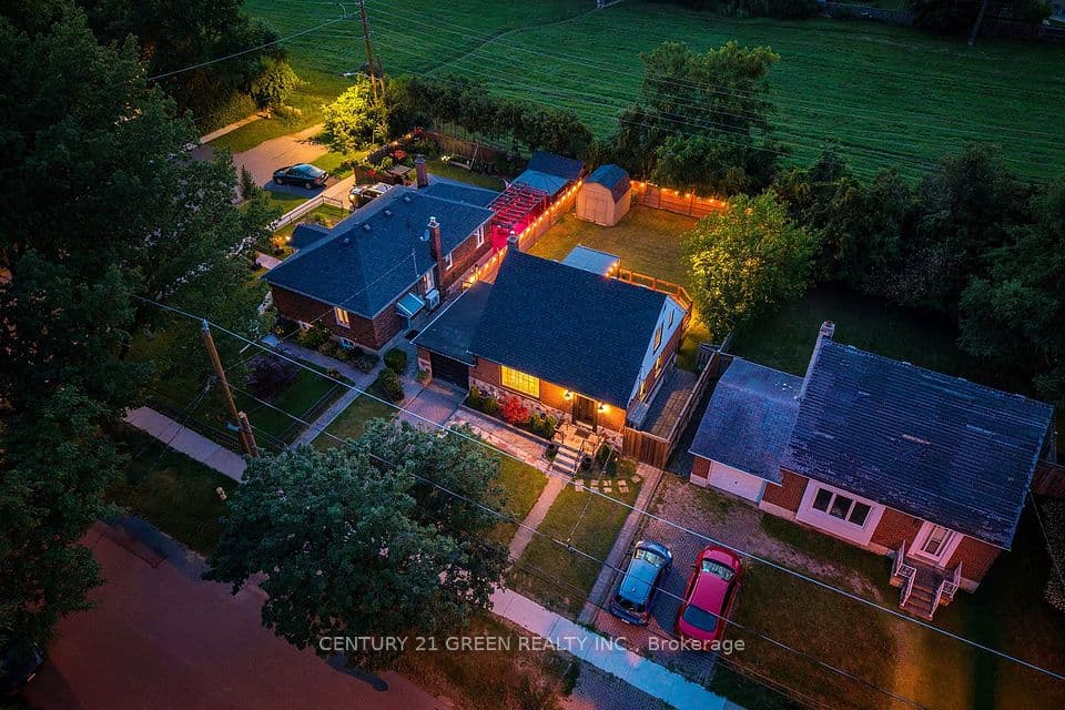 32 Castlebar Road, Toronto, ON M8Z 2J5 – photo 3