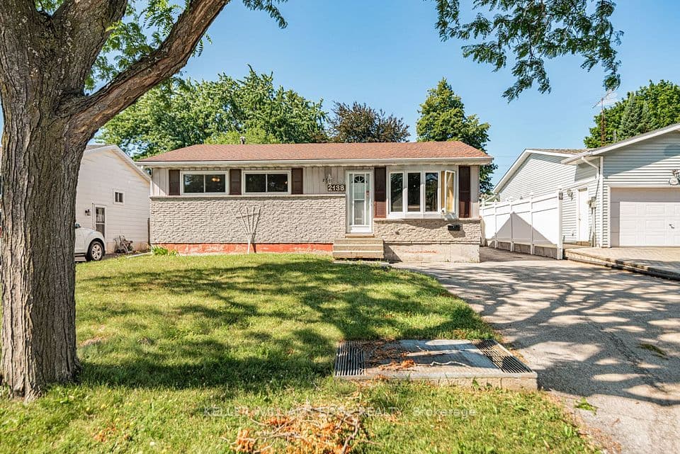 2138 Falmouth Terrace, Burlington, ON L7P 1X9 – main photo
