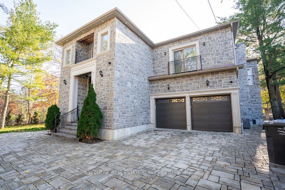 1138 Garden Road, Mississauga, ON L5H 3J6 – main photo
