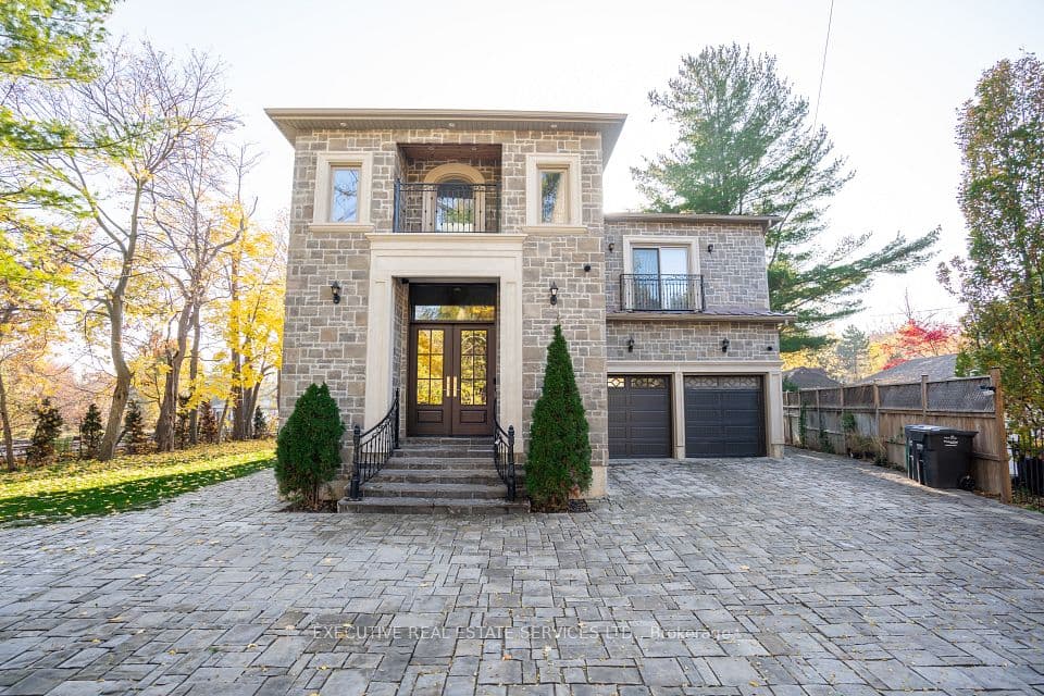 1138 Garden Road, Mississauga, ON L5H 3J6 – photo 2