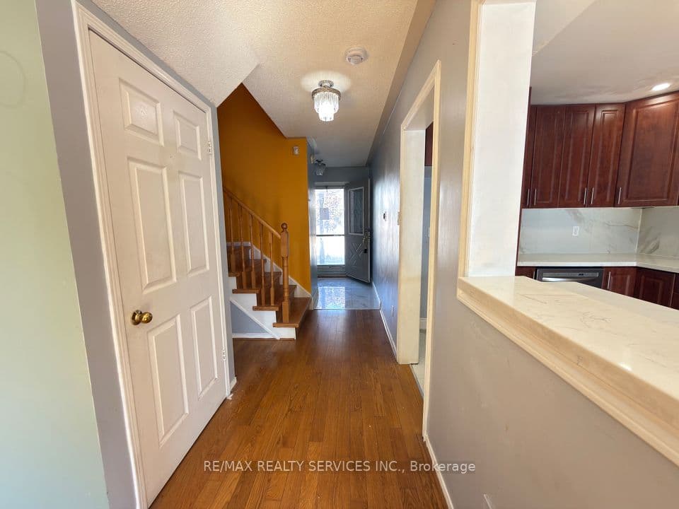 13 Wickstead Court, Brampton, ON L6R 1N8 – photo 3