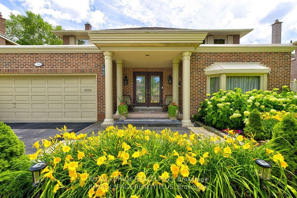 1760 Featherston Court, Mississauga, ON L5L 3E3 – photo 2
