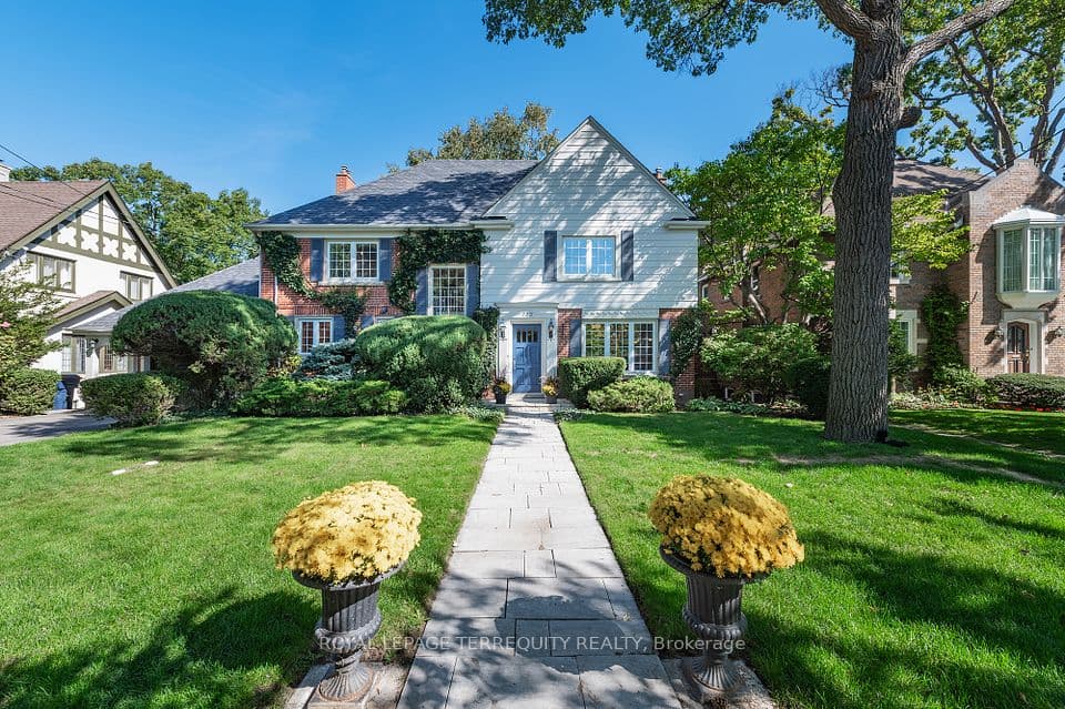 223 Riverside Drive, Toronto, ON M6S 4A8 – main photo