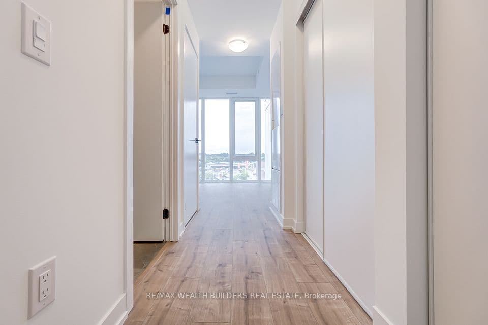 220 Missinnihe Way 714, Mississauga, ON L5H 0A9 – photo 2