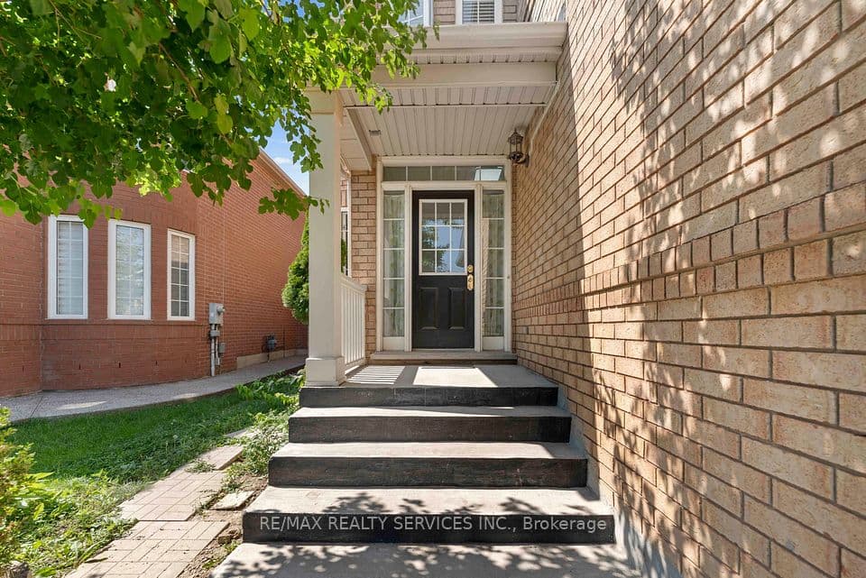 3696 Waterfall Crescent, Mississauga, ON L5N 8G8 – photo 3