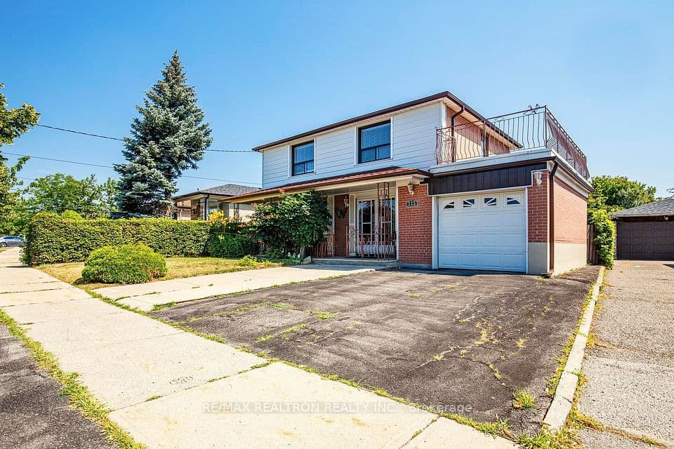 115 Hullmar Drive, Toronto, ON M3N 2E5 – main photo