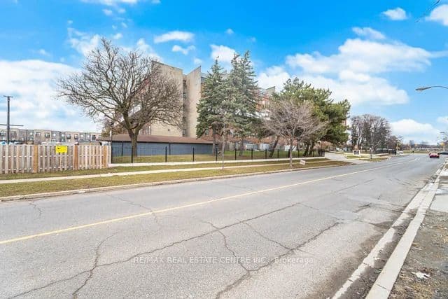 10 Eddystone Avenue 255, Toronto, ON M3N 2T2 – photo 3