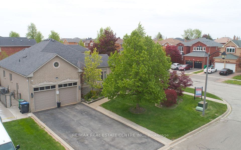 1 Kirkwood Crescent, Caledon, ON L7C 1A5 – main photo