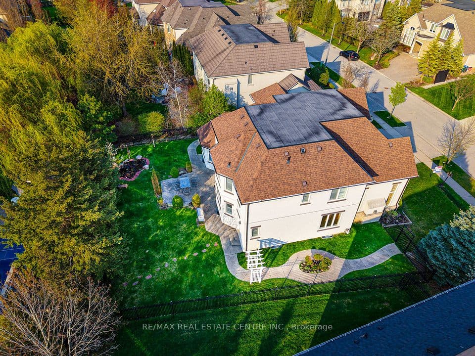645 Cranleigh Court, Mississauga, ON L5H 4L4 – photo 3
