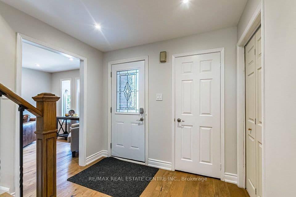 1571 Meadowfield Crescent, Mississauga, ON L5M 4T4 – photo 3