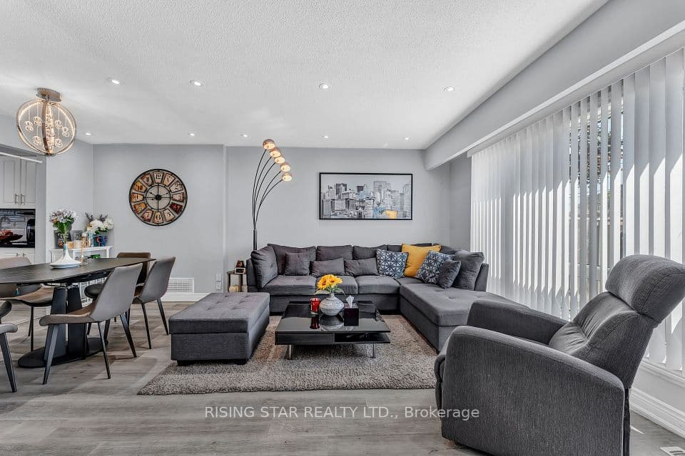 7440 GOREWAY Drive 2, Mississauga, ON L4T 2V2 – main photo