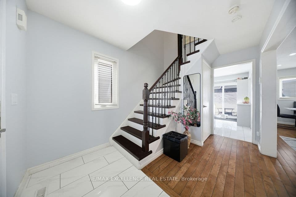 46 Nectarine Crescent, Brampton, ON L6S 5Z1 – photo 3