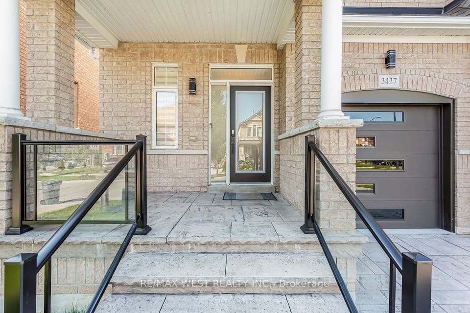 3437 Park Heights Way, Mississauga, ON L5M 0V5 – photo 2