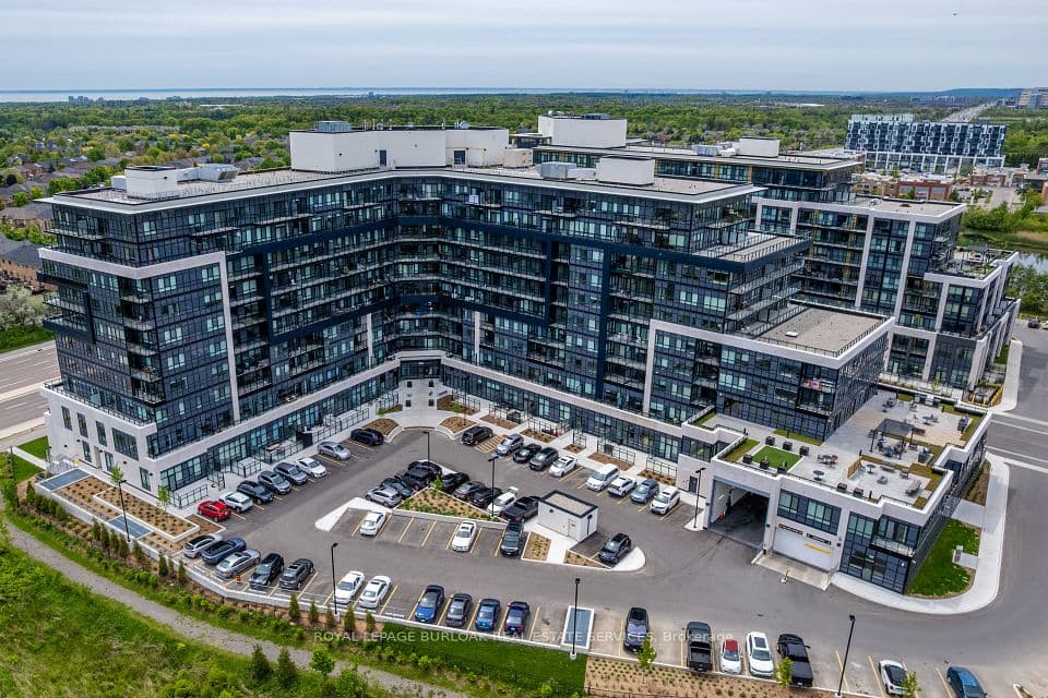 395 Dundas Street W 801, Oakville, ON L6M 5R8 – photo 2