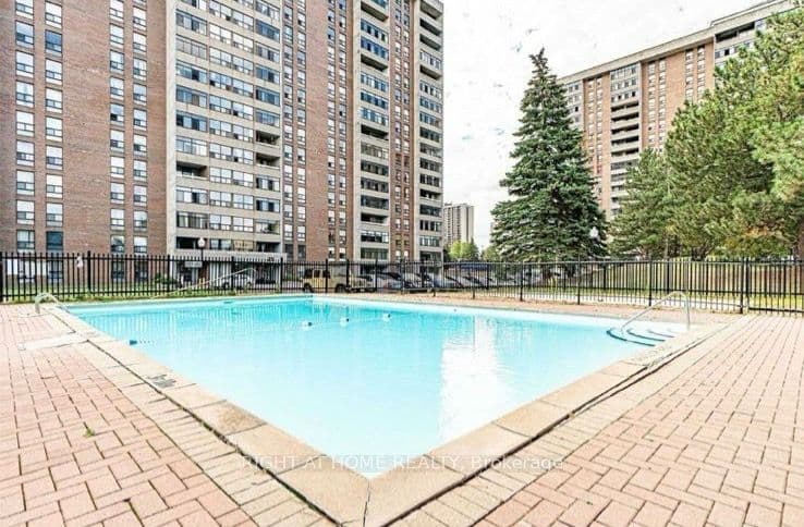 25 Kensington Road 1912, Brampton, ON L6T 3W8 – main photo
