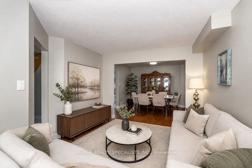 6369 Longspur Road, Mississauga, ON L5N 6H1 – photo 2