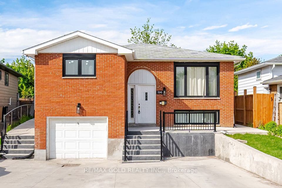 3345 Monica Drive, Mississauga, ON L4T 3E6 – main photo