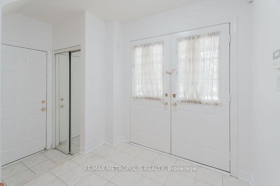 52 Gore Valley Trail, Brampton, ON L6P 2G9 – photo 2