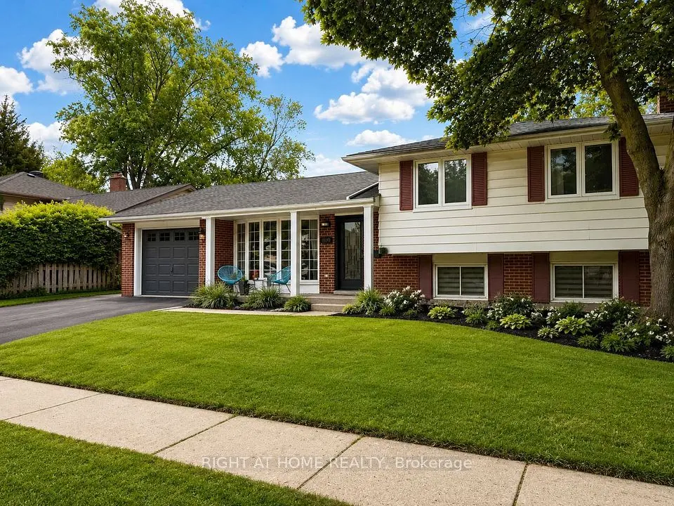 4440 Cosburn Crescent, Burlington, ON L7L 1S5 – main photo