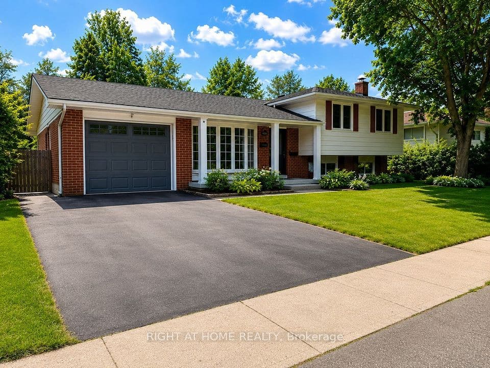 4440 Cosburn Crescent, Burlington, ON L7L 1S5 – photo 2
