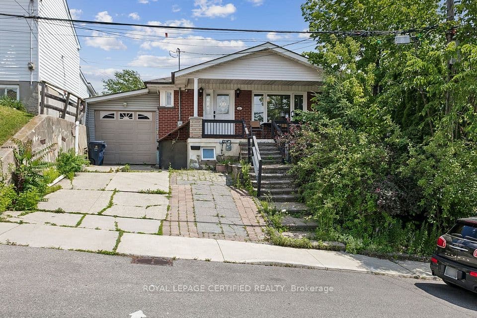 33 Donald Avenue, Toronto, ON M6M 1J9 – photo 2