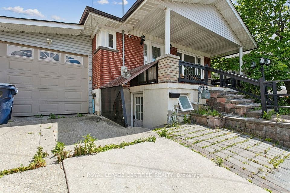 33 Donald Avenue, Toronto, ON M6M 1J9 – photo 3