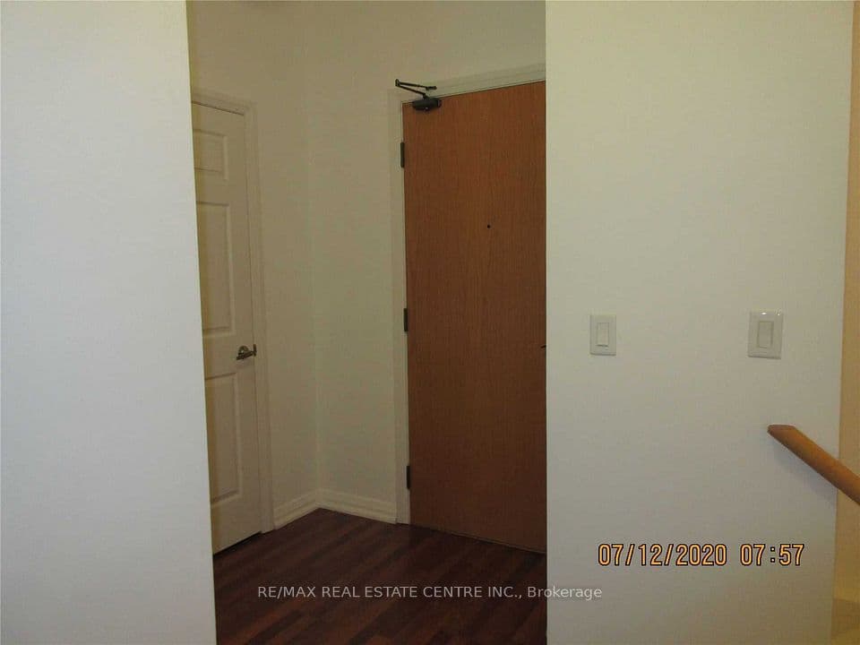 220 Forum Drive TH#111, Mississauga, ON L4Z 4K1 – photo 2