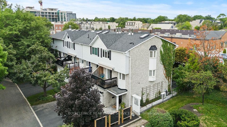 2303 Marine Drive 5, Oakville, ON L6L 1C2 – main photo