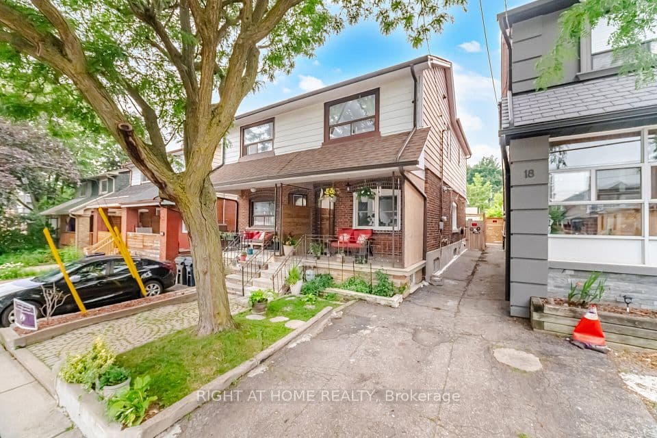 20 Rockwell Avenue, Toronto, ON M6N 1N5 – main photo