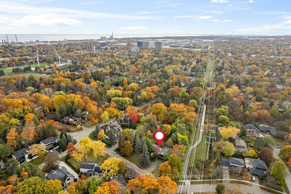 1310 Ravine Drive, Mississauga, ON L5J 3E5 – photo 2