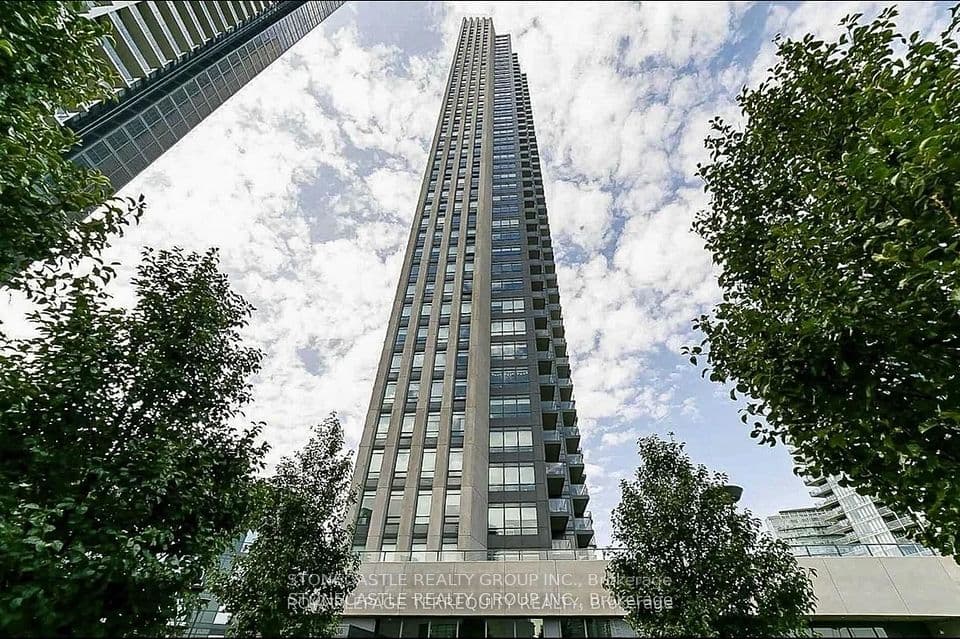 36 Park Lawn Road 2401, Toronto, ON M8V 0E5 – main photo