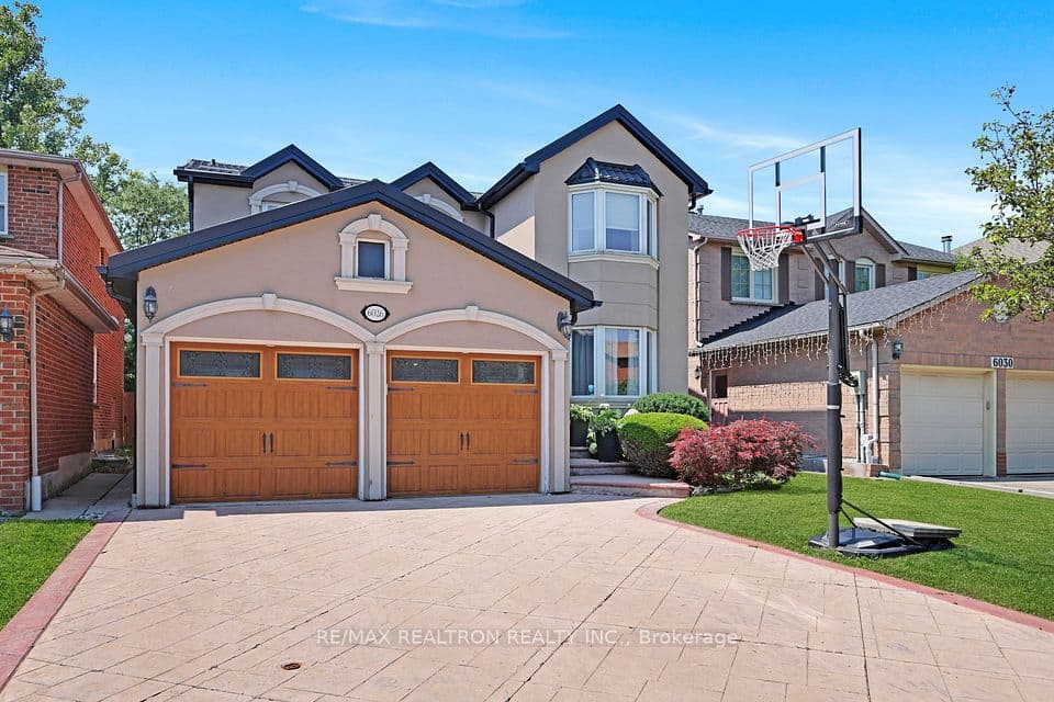 6026 Roxbury Road, Mississauga, ON L5N 4M7 – photo 2