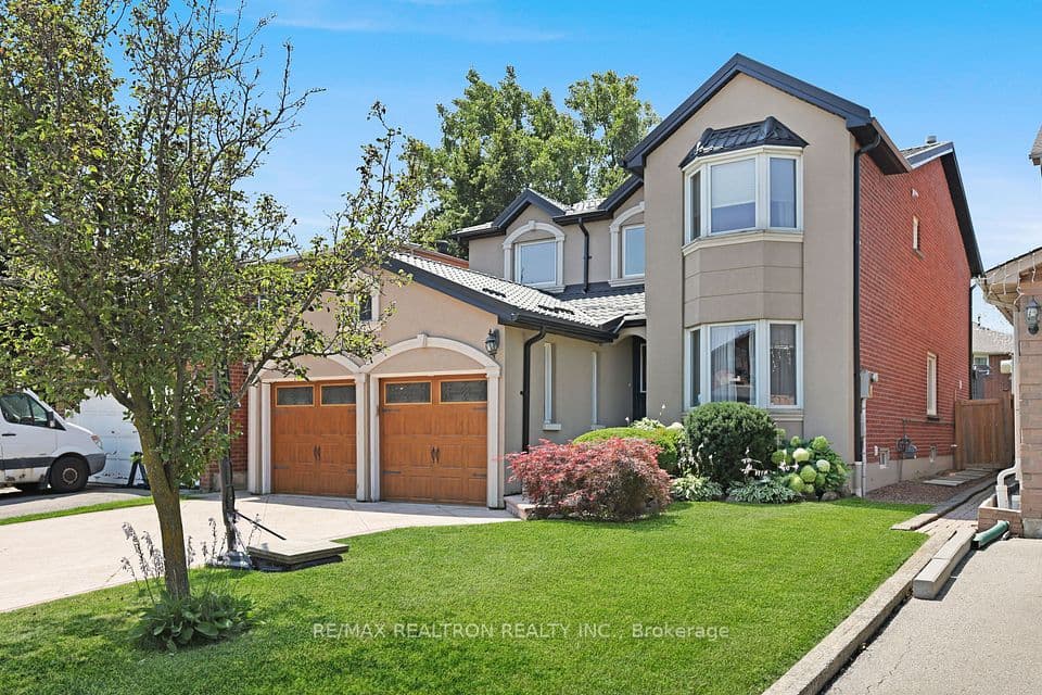 6026 Roxbury Road, Mississauga, ON L5N 4M7 – photo 3
