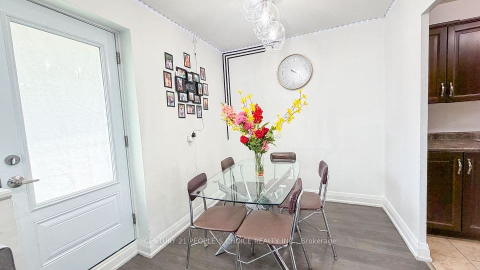 2485 Woking Crescent 201, Mississauga, ON L5K 1Z6 – photo 3
