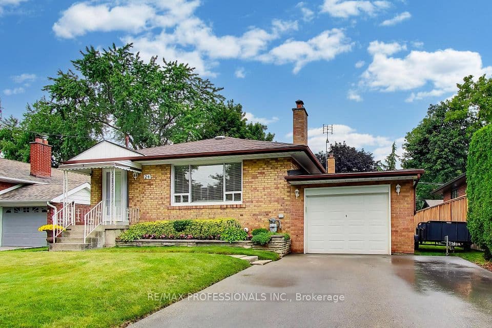 24 Beaverbrook Avenue, Toronto, ON M9B 2M9 – main photo
