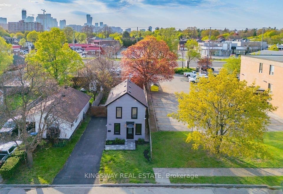 195 Randi Road, Mississauga, ON L5A 1V6 – photo 2
