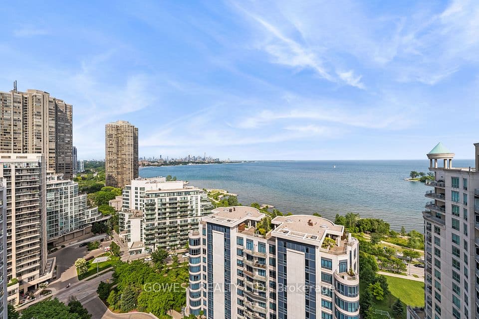 2095 Lake Shore Boulevard W 318, Toronto, ON M8V 4G4 – main photo